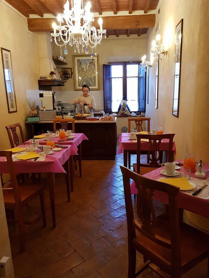 Palazzo Al Torrione Alojamento de Acomodação e Pequeno-almoço 2*